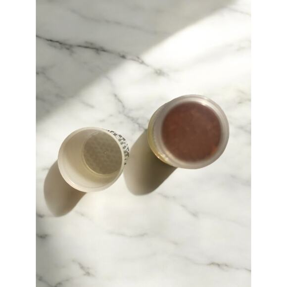 New SIGNATURE CLUB A "Caviar Cool" Color Makeup Eyes & Cheeks Roll on Stick - Picture 3 of 3